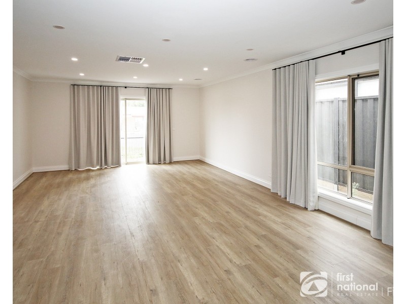 6 Canterbury Street, Cranbourne VIC 3977