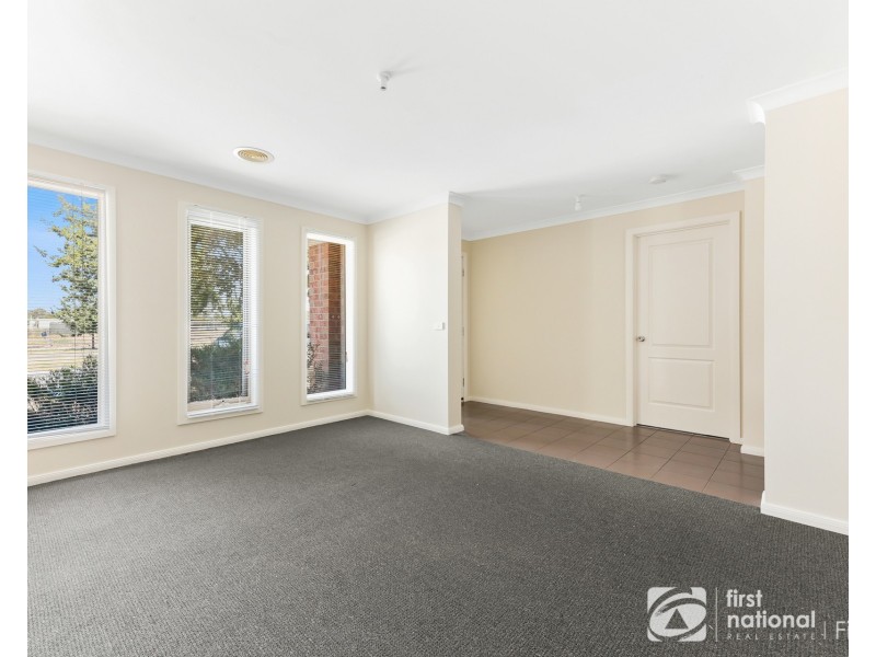 41 Broad Oak Drive, Cranbourne East VIC 3977