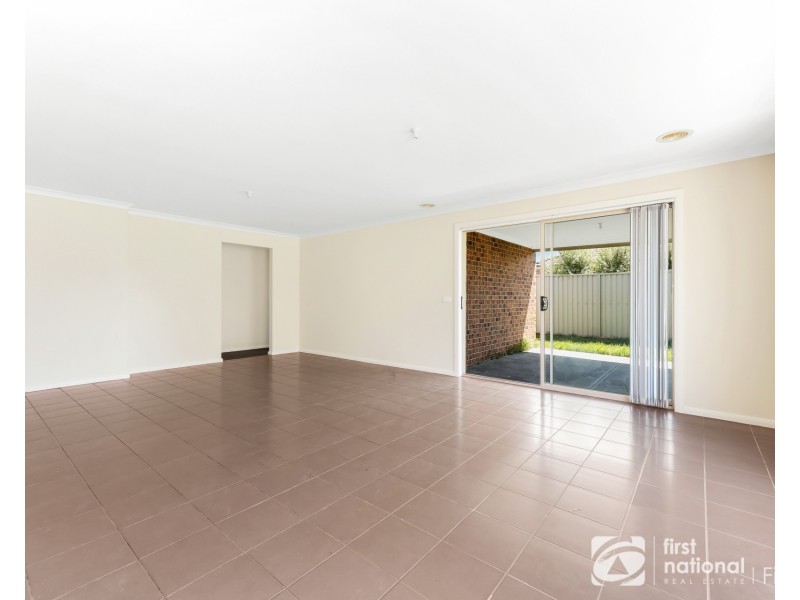 41 Broad Oak Drive, Cranbourne East VIC 3977