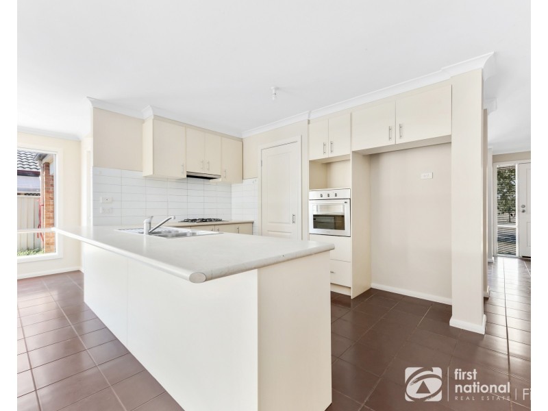 41 Broad Oak Drive, Cranbourne East VIC 3977