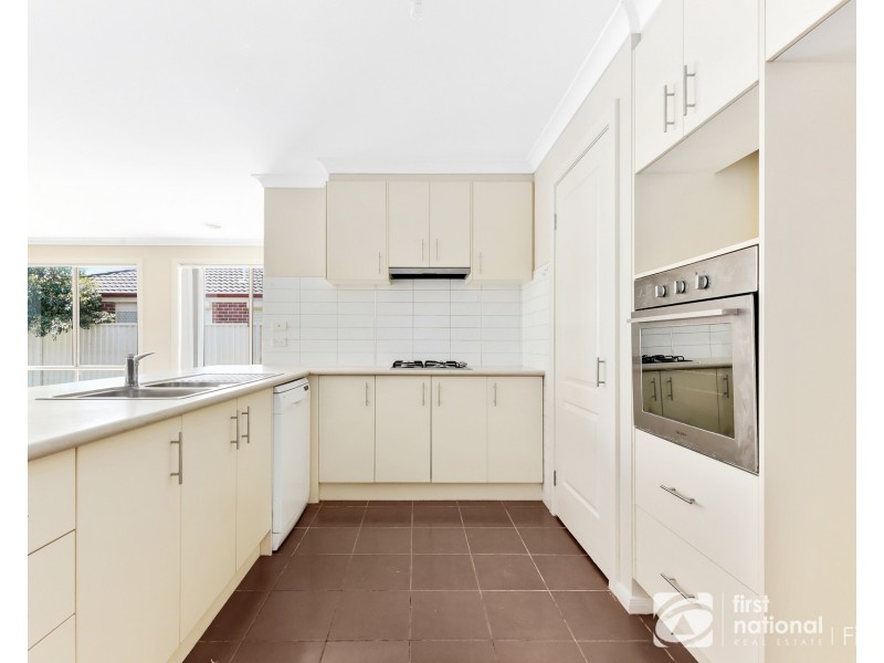 41 Broad Oak Drive, Cranbourne East VIC 3977