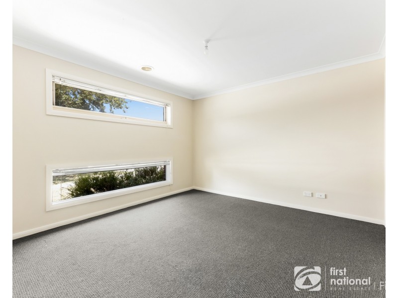 41 Broad Oak Drive, Cranbourne East VIC 3977