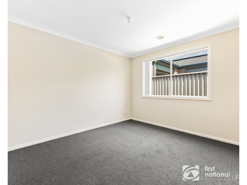 41 Broad Oak Drive, Cranbourne East VIC 3977