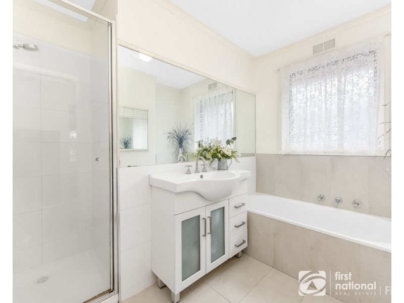10 Wallace Road, Cranbourne VIC 3977