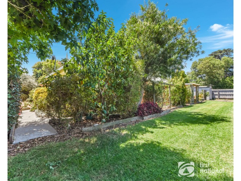 2A Oroya Grove, Clyde VIC 3978