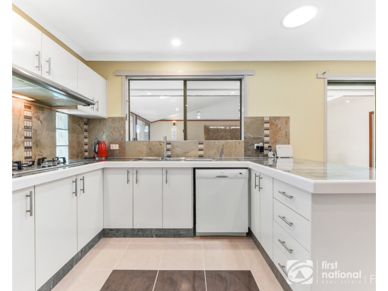 4 Cornwell Crescent, Cranbourne East VIC 3977