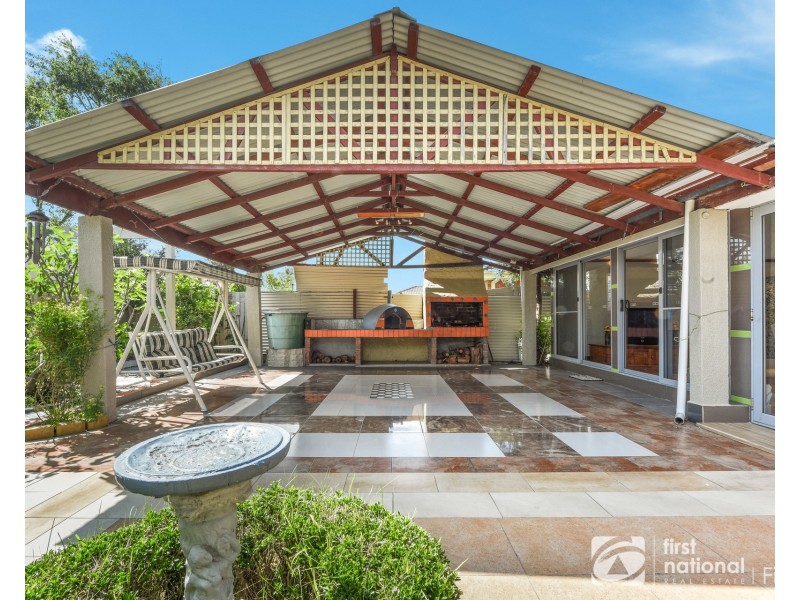 4 Cornwell Crescent, Cranbourne East VIC 3977