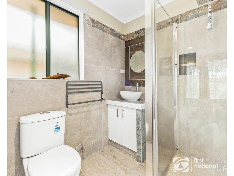 4 Cornwell Crescent, Cranbourne East VIC 3977