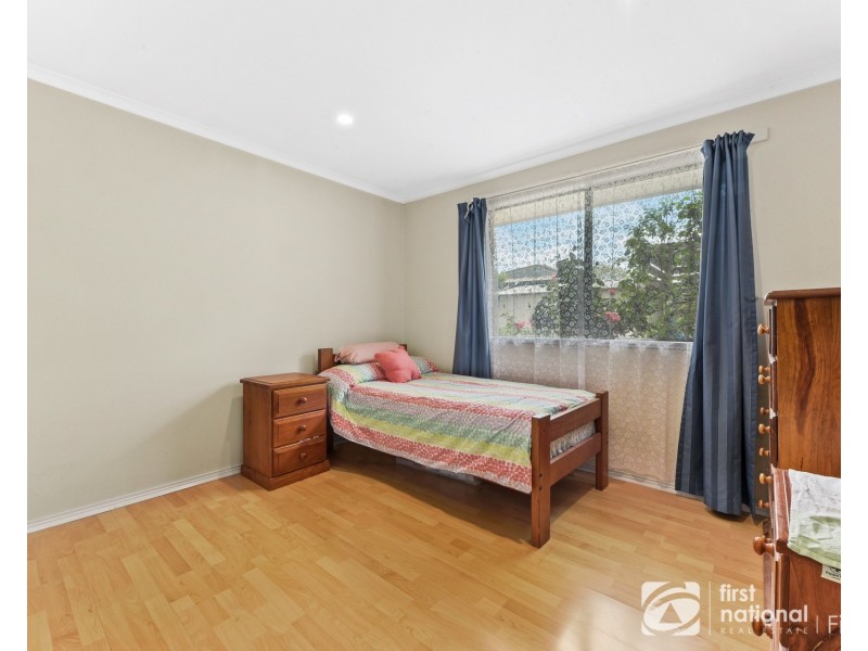 4 Cornwell Crescent, Cranbourne East VIC 3977