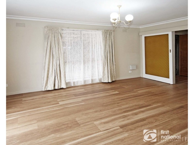 18 Cranbourne Drive, Cranbourne VIC 3977