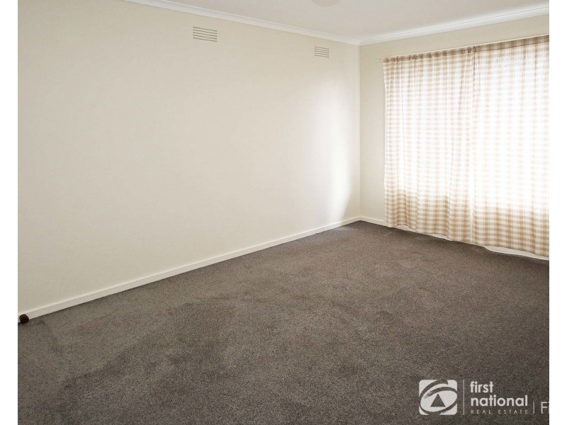 18 Cranbourne Drive, Cranbourne VIC 3977