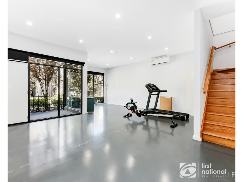 18 Coral-Pea Way, Cranbourne West VIC 3977