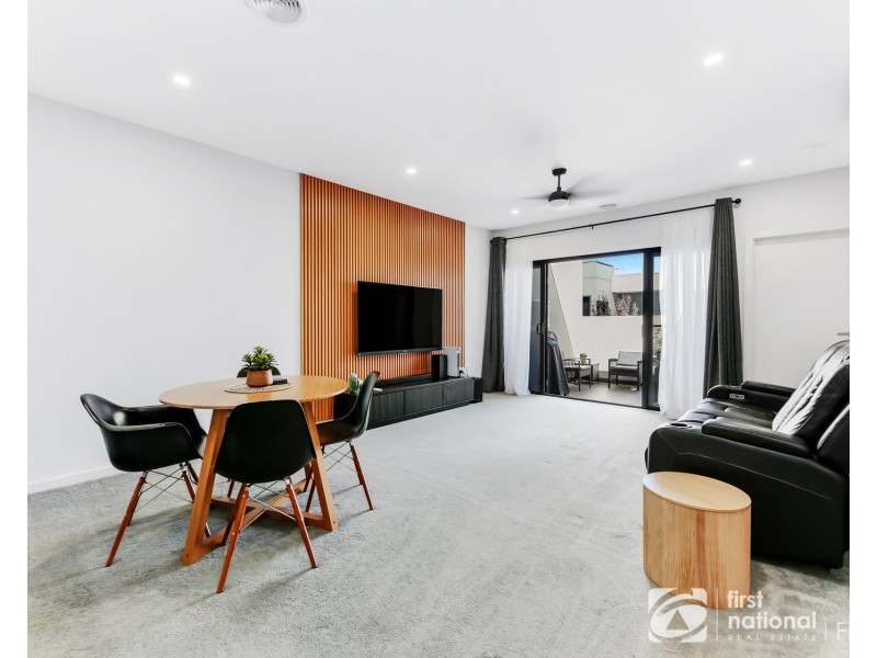 18 Coral-Pea Way, Cranbourne West VIC 3977