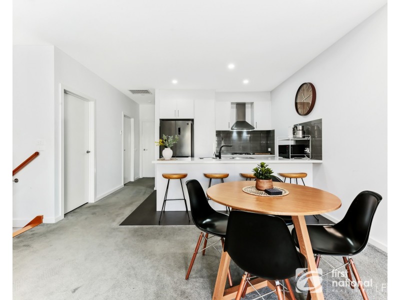 18 Coral-Pea Way, Cranbourne West VIC 3977