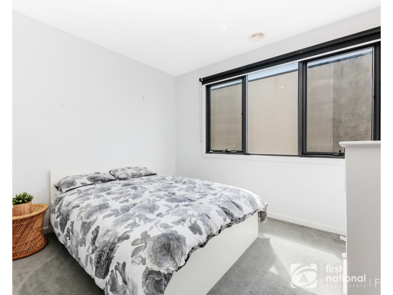 18 Coral-Pea Way, Cranbourne West VIC 3977