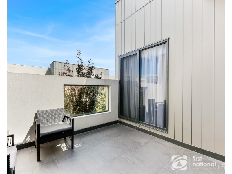 18 Coral-Pea Way, Cranbourne West VIC 3977