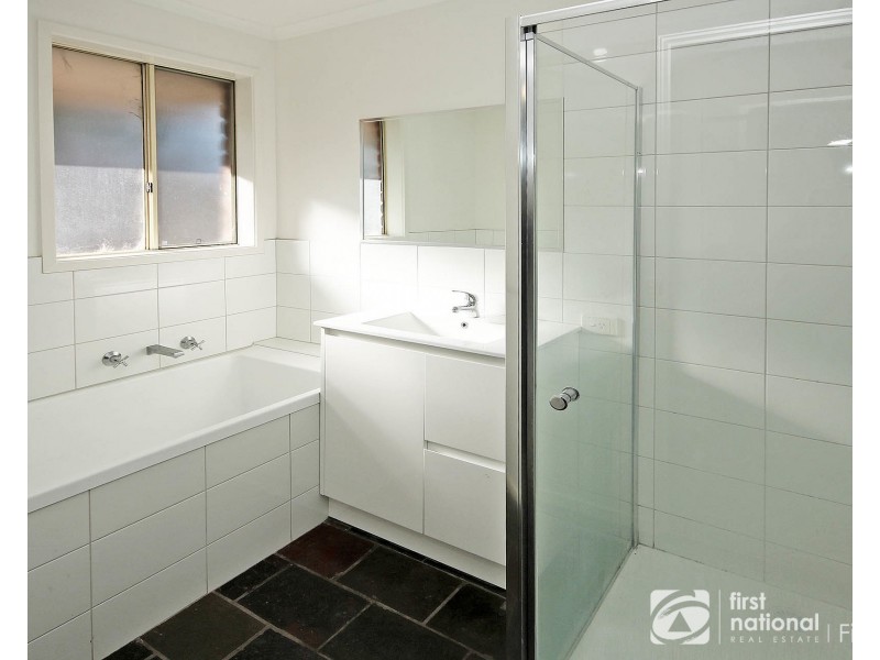 2/14 Phelan Drive, Cranbourne VIC 3977