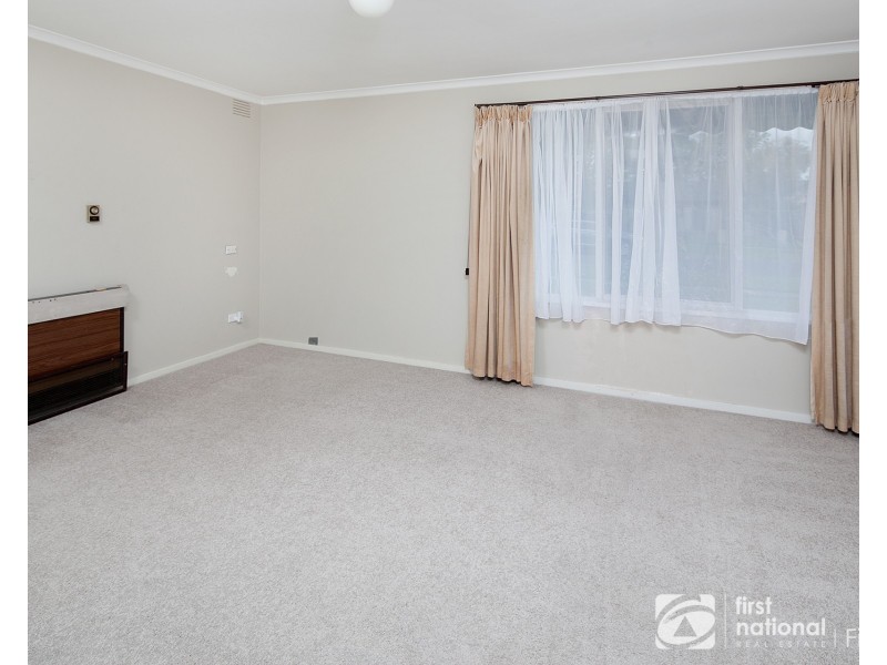 2 Canterbury. Street, Cranbourne VIC 3977