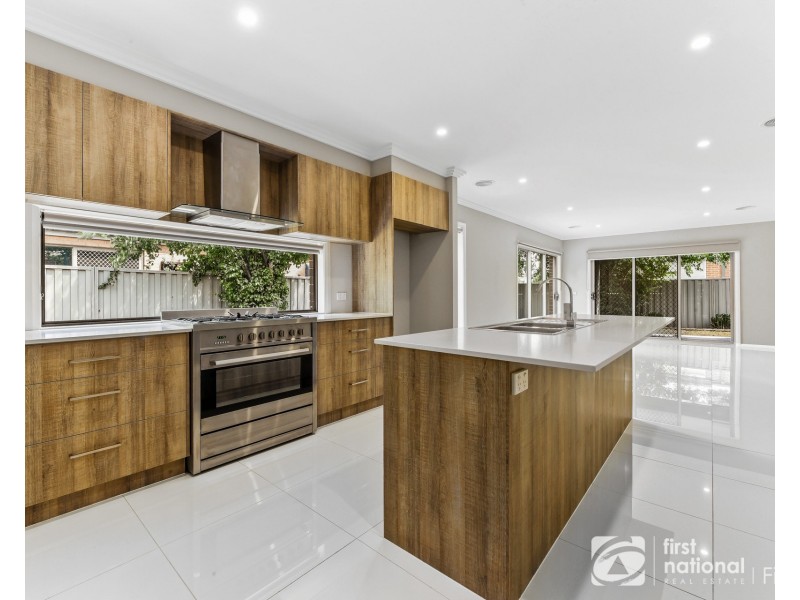 26 Brittlegum Road, Cranbourne East VIC 3977