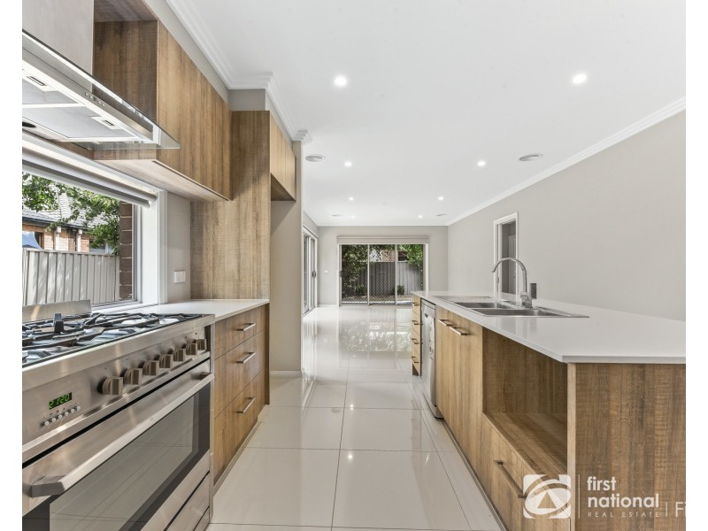 26 Brittlegum Road, Cranbourne East VIC 3977