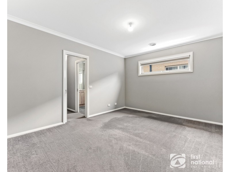 26 Brittlegum Road, Cranbourne East VIC 3977