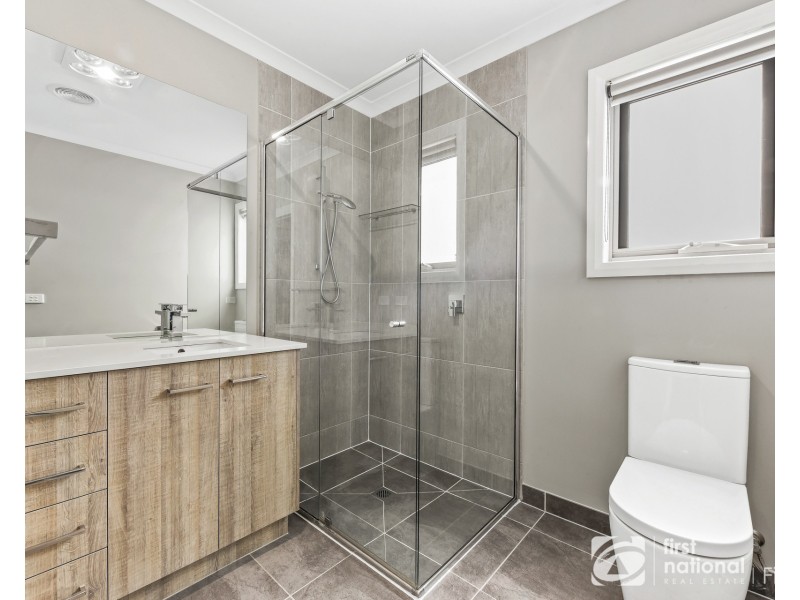 26 Brittlegum Road, Cranbourne East VIC 3977