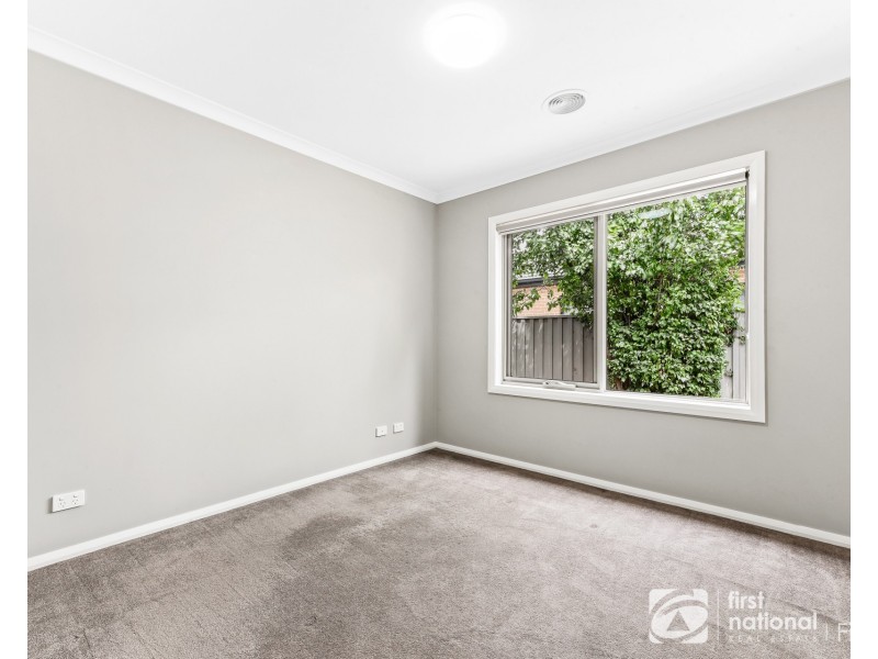 26 Brittlegum Road, Cranbourne East VIC 3977