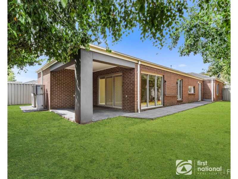 26 Brittlegum Road, Cranbourne East VIC 3977