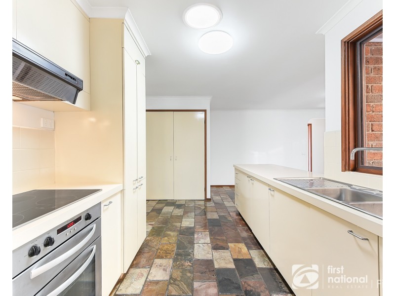 4 Arnott Street, Cranbourne North VIC 3977