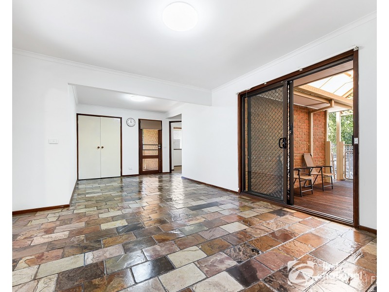 4 Arnott Street, Cranbourne North VIC 3977