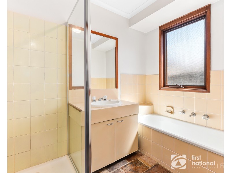 4 Arnott Street, Cranbourne North VIC 3977