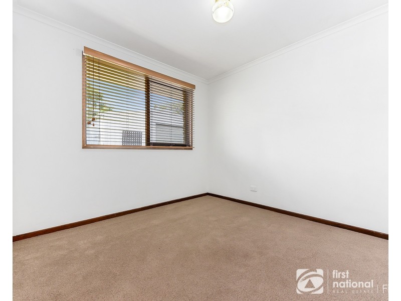 4 Arnott Street, Cranbourne North VIC 3977