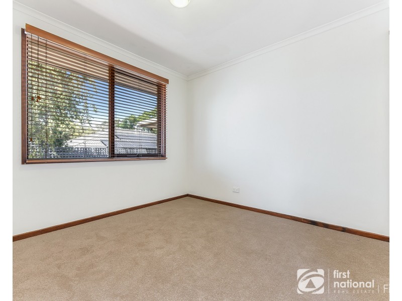 4 Arnott Street, Cranbourne North VIC 3977
