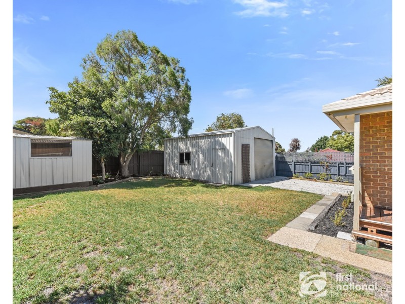 4 Arnott Street, Cranbourne North VIC 3977