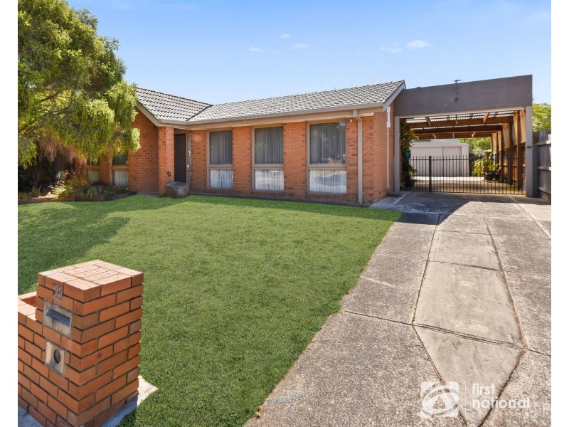 28 Hoysted Avenue, Cranbourne North VIC 3977