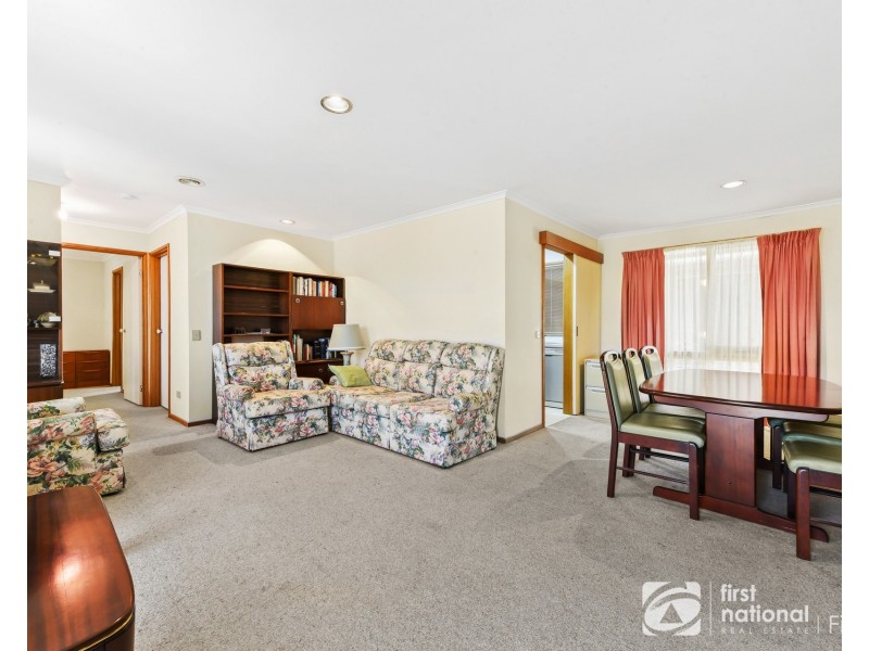 28 Hoysted Avenue, Cranbourne North VIC 3977