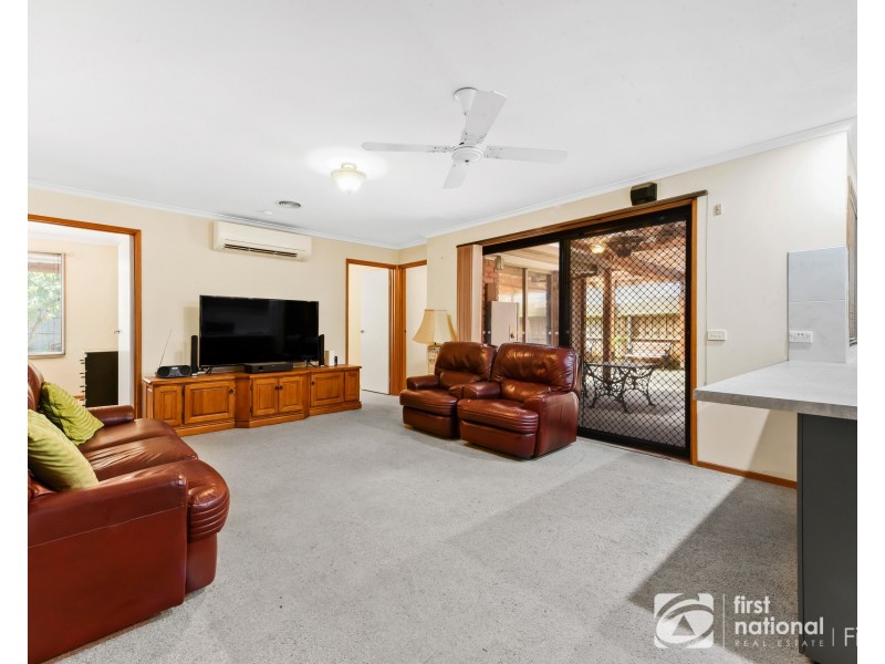 28 Hoysted Avenue, Cranbourne North VIC 3977