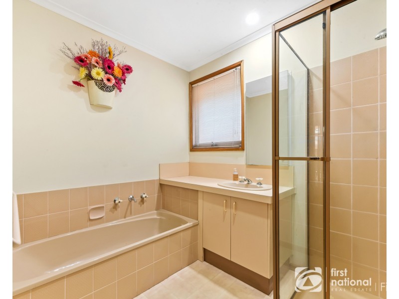 28 Hoysted Avenue, Cranbourne North VIC 3977