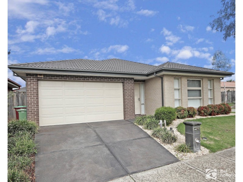 9 Hogan Street, Cranbourne East VIC 3977