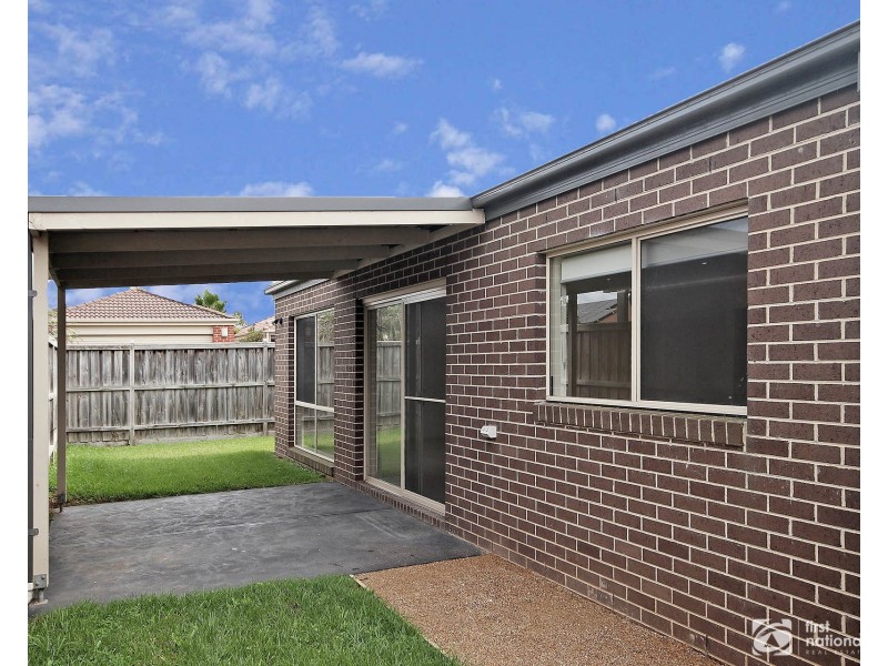 9 Hogan Street, Cranbourne East VIC 3977