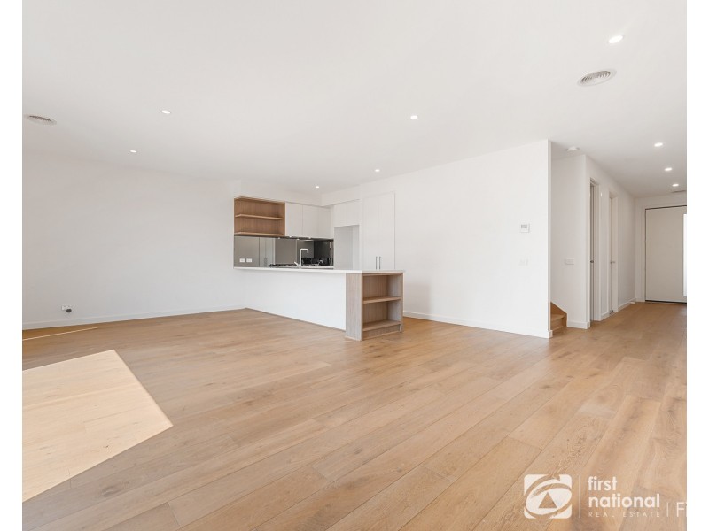 7 Savoy Grove, Cranbourne North VIC 3977