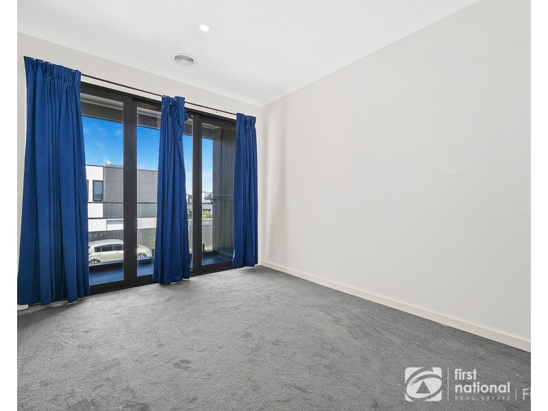 7 Savoy Grove, Cranbourne North VIC 3977