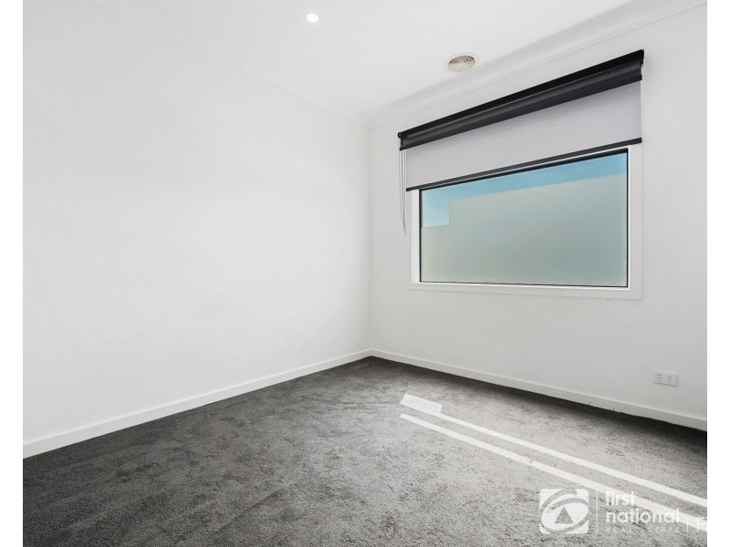 7 Savoy Grove, Cranbourne North VIC 3977