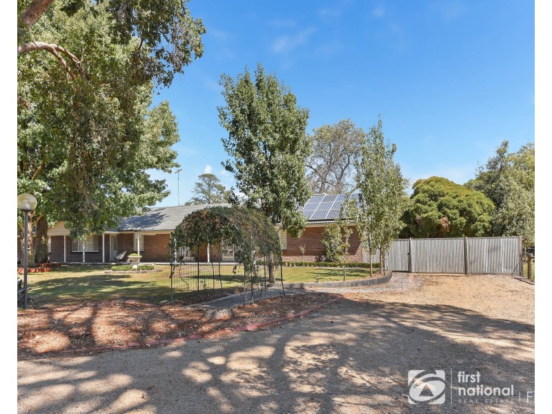 24 Finsbury Road, Devon Meadows VIC 3977