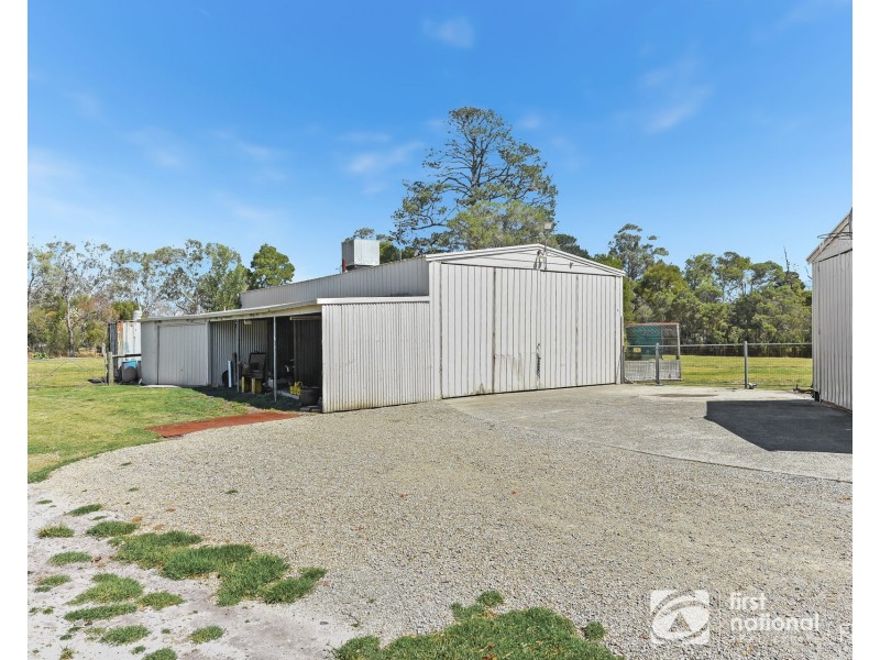 24 Finsbury Road, Devon Meadows VIC 3977