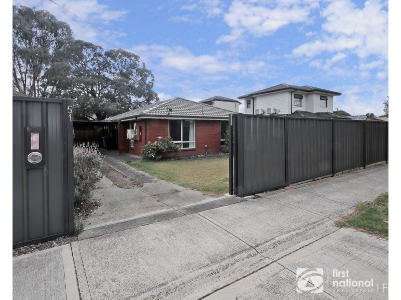51 Loch Street, Cranbourne VIC 3977