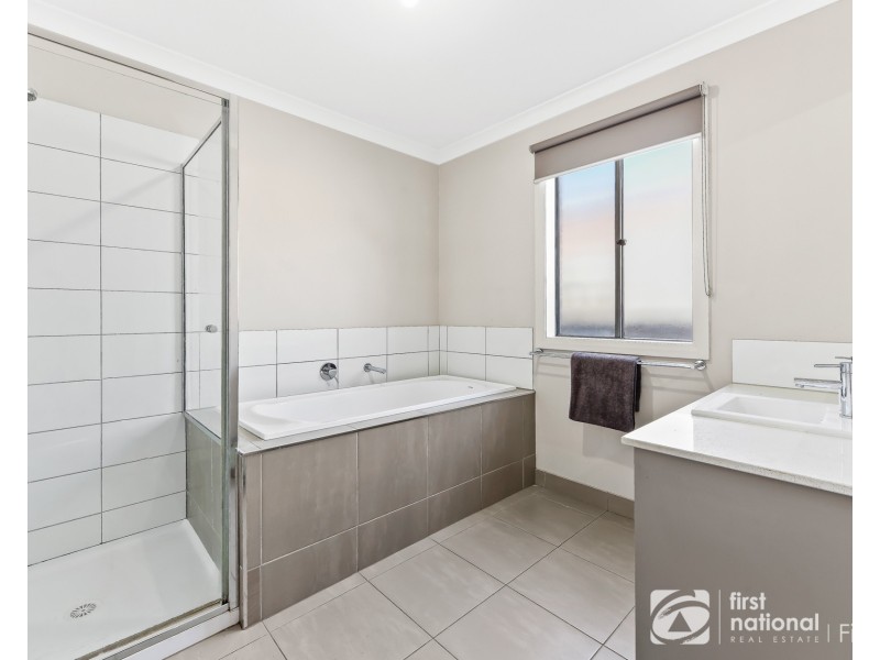 5/6-8 Walter Street, Cranbourne VIC 3977