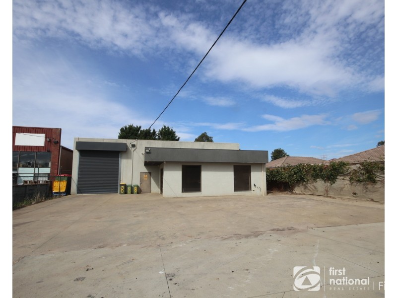 8 Gordon Street, Cranbourne VIC 3977