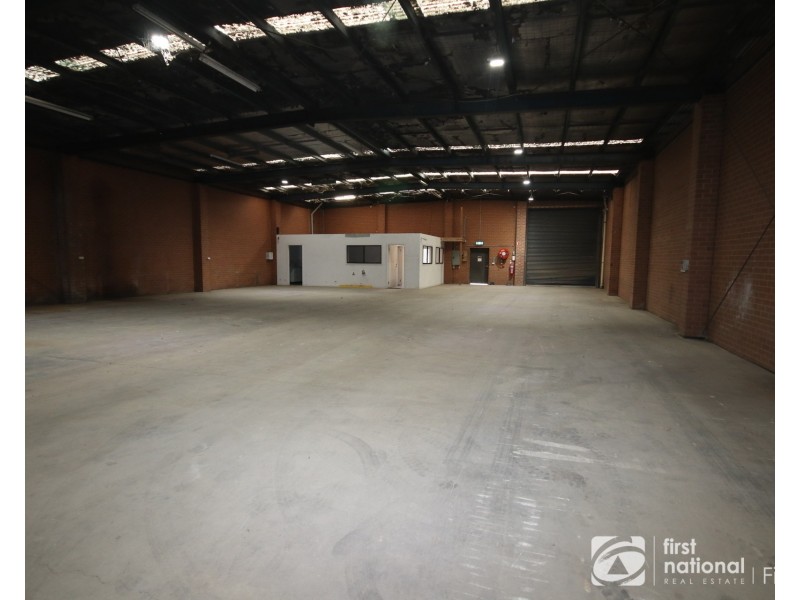 8 Gordon Street, Cranbourne VIC 3977