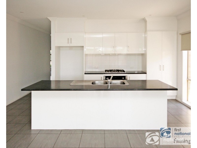 82 Thunderbolt Drive, Cranbourne East VIC 3977